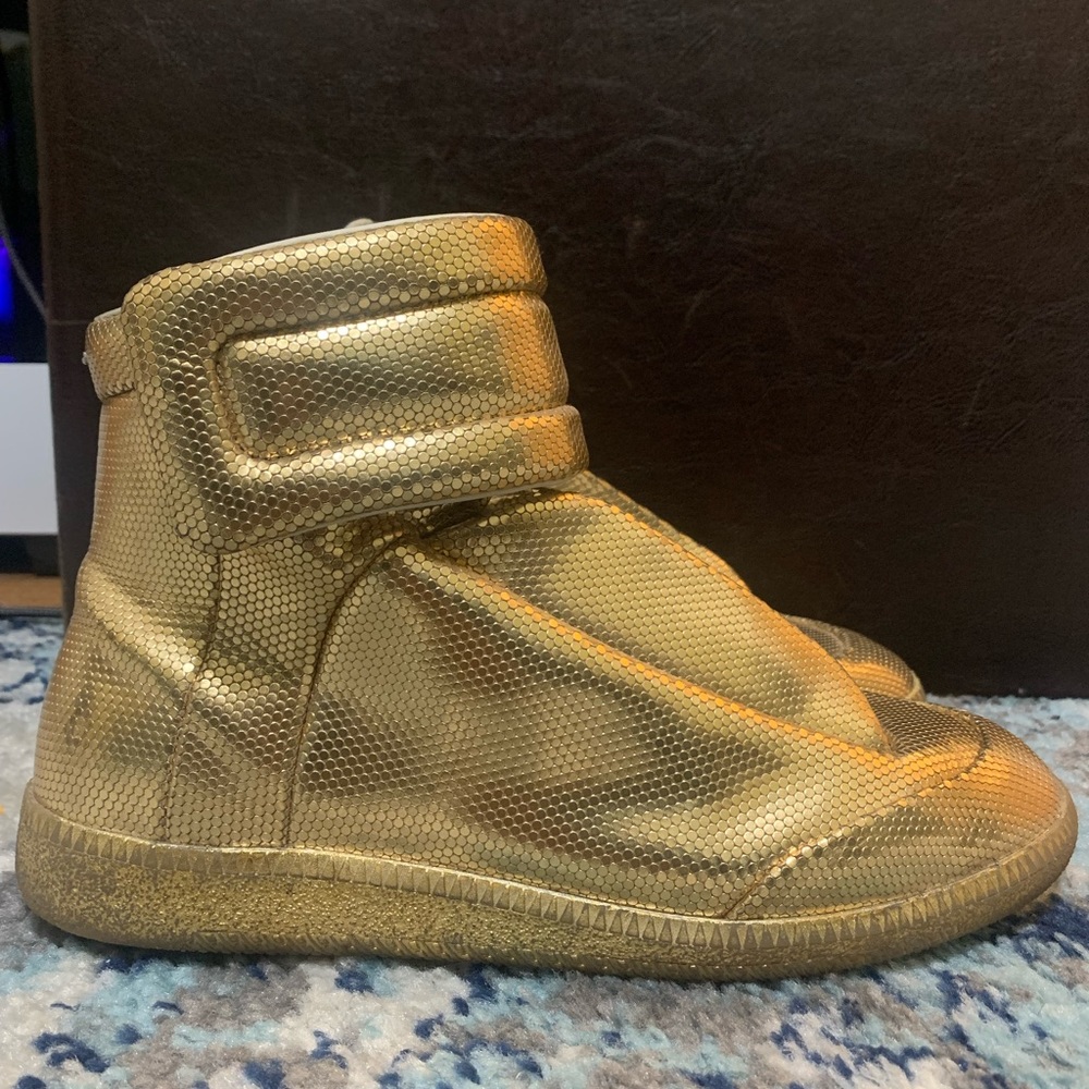 Maison Martin Margiela sneakers in gold